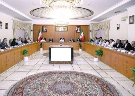 دکتر پزشکیان در جلسه هیئت دولت مطرح کرد؛  دستور پیگیری جدی و فوری برای مقابله با فعالیت ماینرهای غیرقانونی