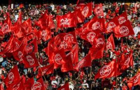 برگزاری جشن قهرمانی تراکتور در ورزشگاه یادگار امام تبریز مدیرعامل باشگاه تراکتور گفت: جشن قهرمانی تراکتور با حضور پیشکسوتان و چهره‌های ملی و استانی در ورزشگاه یادگار امام (ره) برگزار می‌شود.