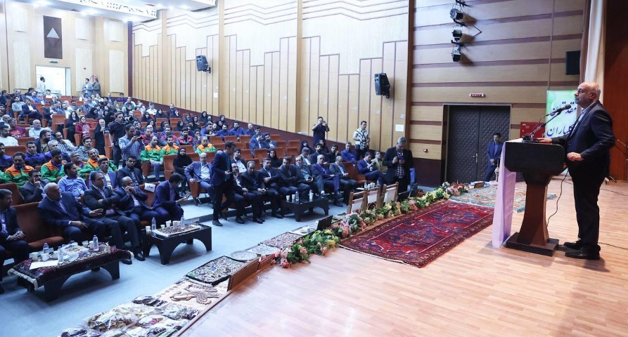 وزیر تعاون، کار و رفاه اجتماعی در همایش وفاق برای سرمایه‌گذاری و ایران ماهر در رزن و درگزین: شناسایی ۸۰۰ پروژه برای سرمایه‌گذاری در سازمان آموزش فنی و حرفه‌ای