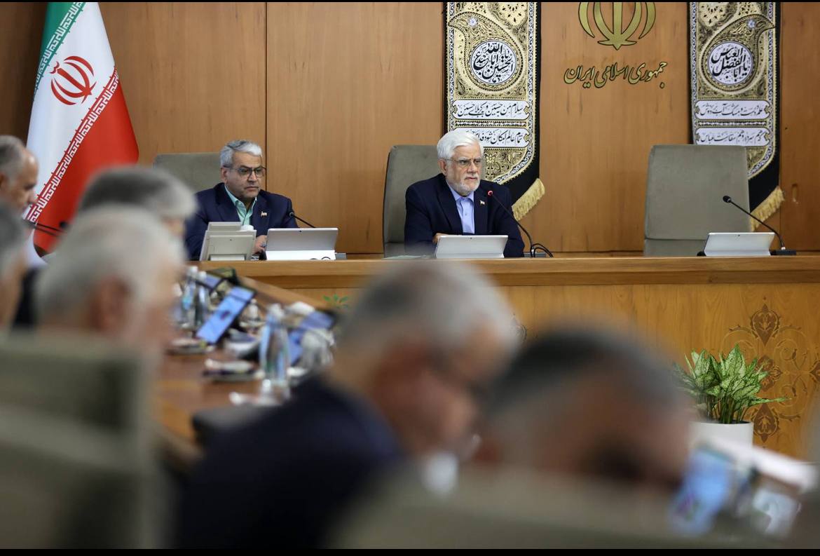 معاون اول رئیس‌جمهور در جلسه هیئت دولت: با گرانفروشی برخورد جدی و قانونی خواهیم داشت/ معیشت مردم راهبرد اصلی دولت در برنامه‌های اقتصادی است