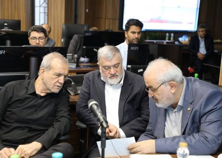 وزیر نیرو در بازدید سر زده رئیس‌جمهور از وزارت نیرو: پیشرفت ۸۴ درصدی پروژه انتقال آب طالقان به تهران/ میزان تولید برق خورشیدی کشور ۷۱ درصد افزایش یافت