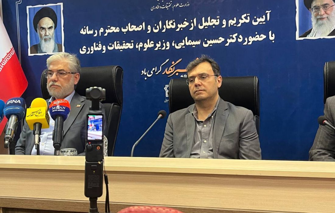 دانشگاه و رسانه باید برای بازگرداندن مرجعیت علم همافزا شوند