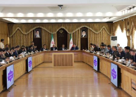 تمرکز زدایی از پرداخت تسهیلات بانکی، سیاست کلان دولت برای توسعه متوازن کشور است