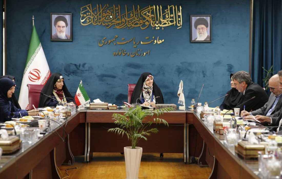 بیمههای ویژه برای زنان و خانوادهها طراحی شوند